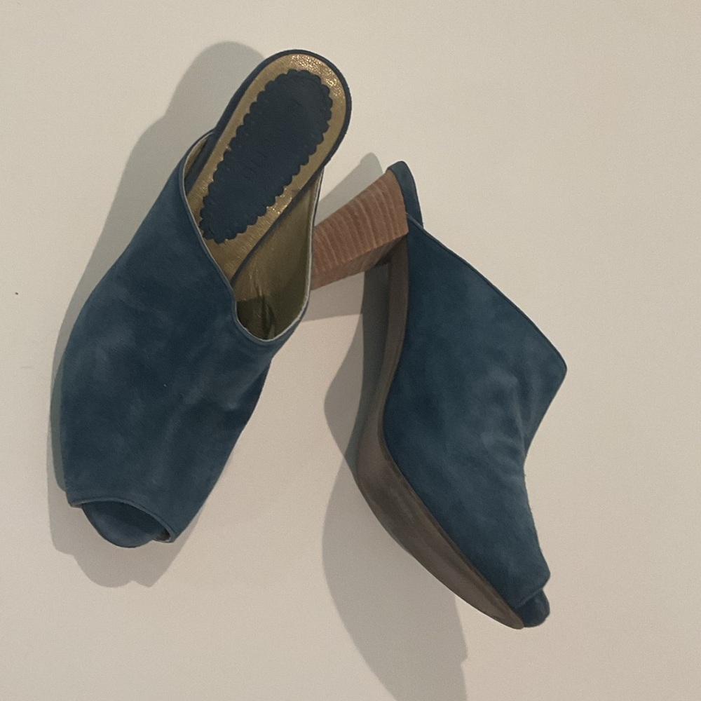 Progetto Dusty Blue Suede Sling Back size 38 or us 8
